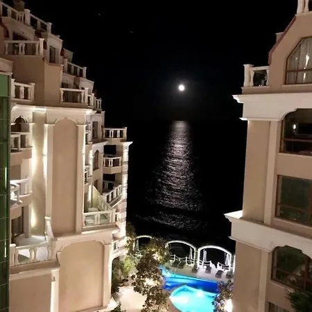 Seaside Sunset - Free Parking Апартаменти *